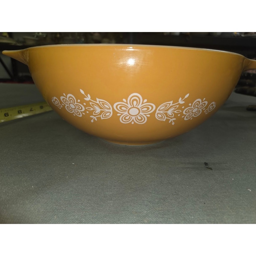 Vintage Pyrex Butterfly Gold 444 Cinderella Mixing Bowl 4 Quart Gold White